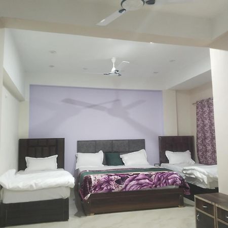 Dixit Residency Hotell Vrindāvan Exteriör bild