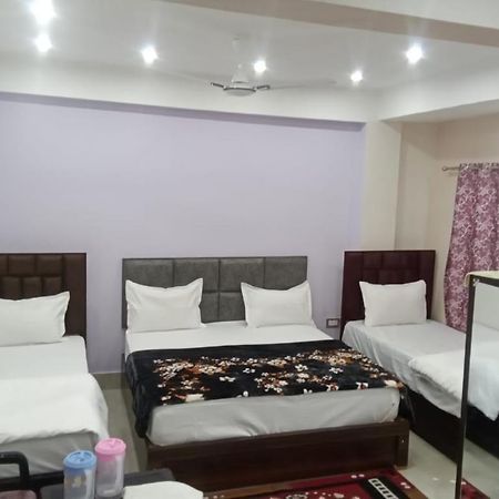Dixit Residency Hotell Vrindāvan Exteriör bild