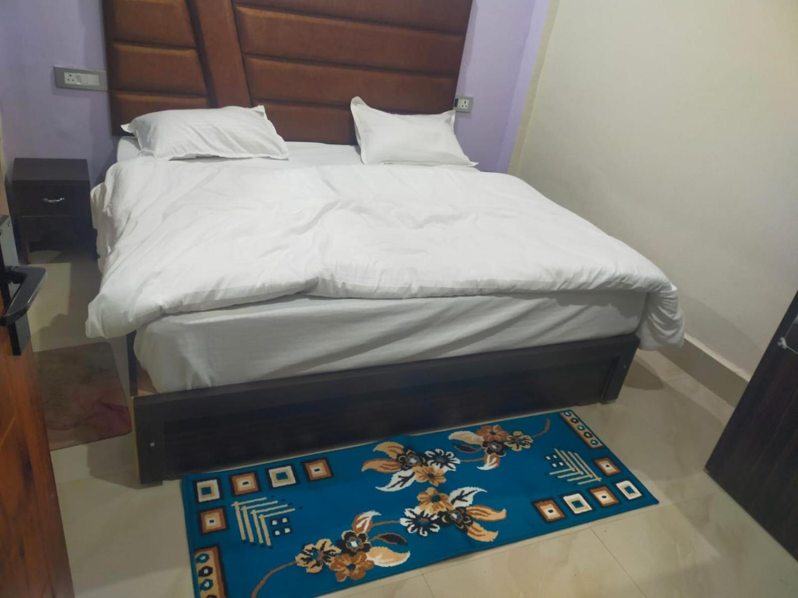Dixit Residency Hotell Vrindāvan Exteriör bild