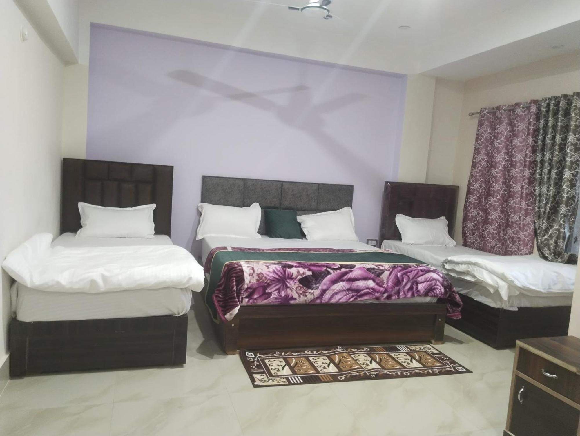 Dixit Residency Hotell Vrindāvan Exteriör bild