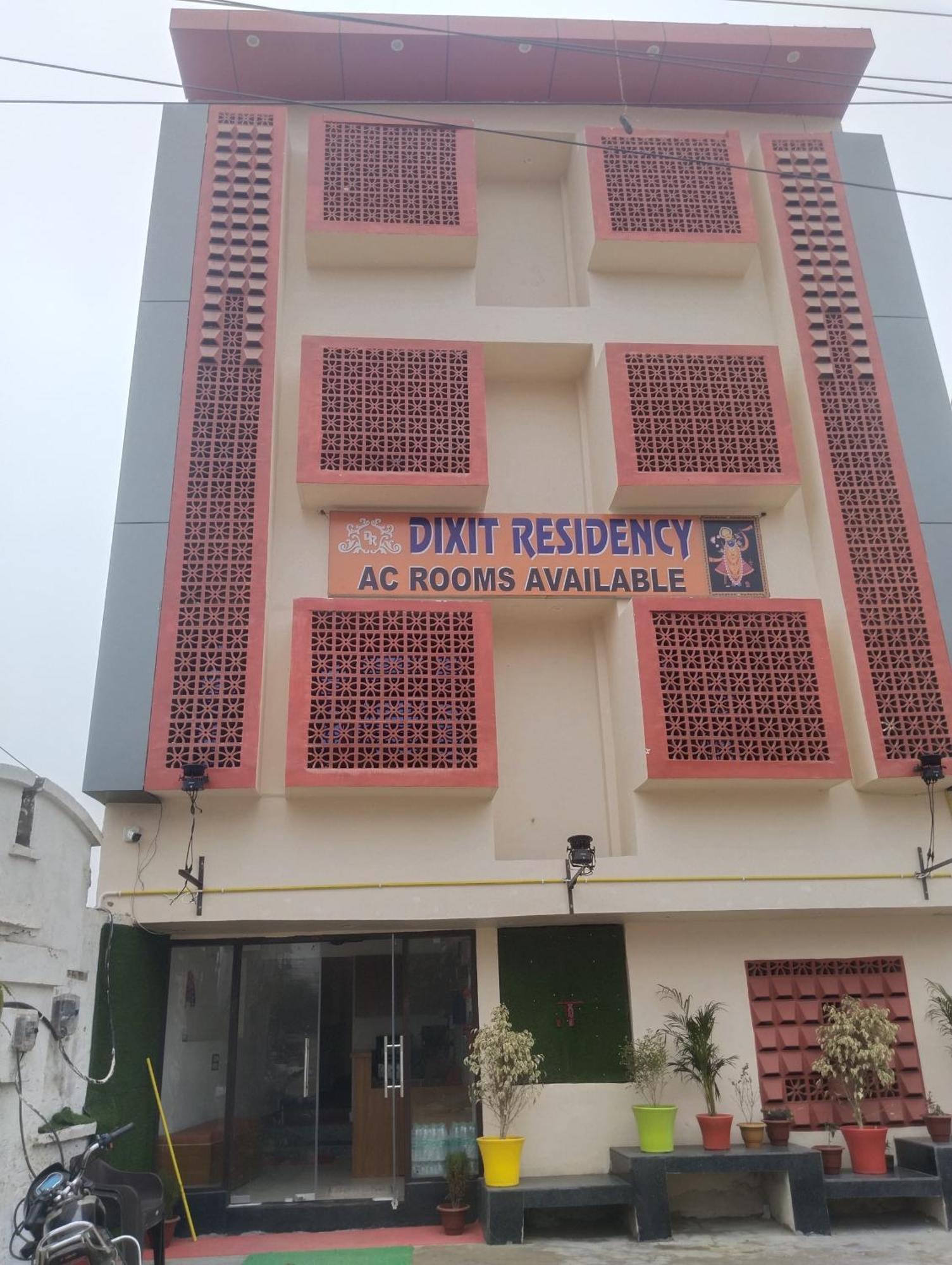 Dixit Residency Hotell Vrindāvan Exteriör bild