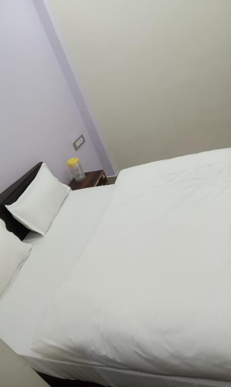 Dixit Residency Hotell Vrindāvan Exteriör bild