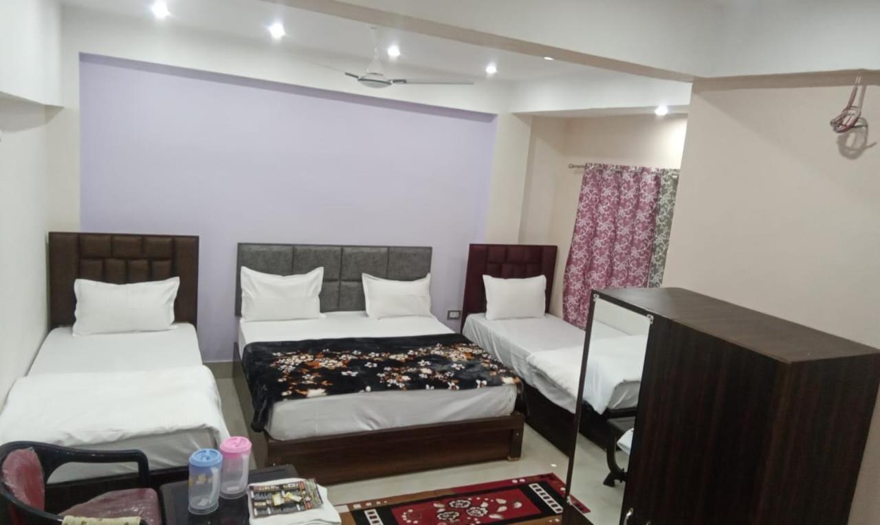 Dixit Residency Hotell Vrindāvan Exteriör bild