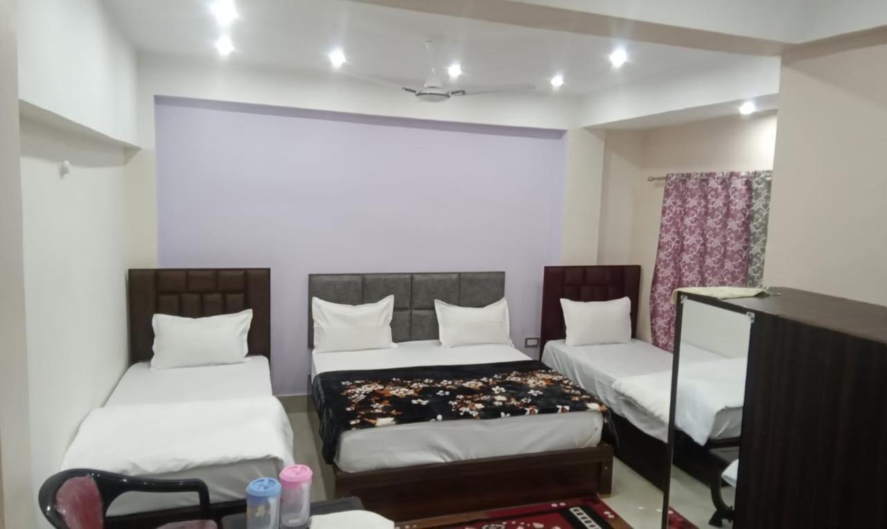Dixit Residency Hotell Vrindāvan Exteriör bild